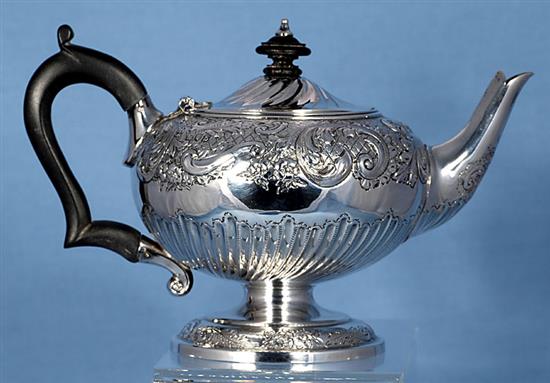 A Victorian silver teapot, by John Newton Mappin, Height 140mm gross weight 13.2oz/411grms